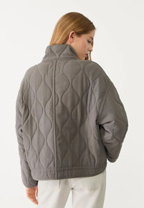 Veste matelassée pour femme de qualité supérieure gris moyen avec fermeture éclair, manches longues, ourlet réglable, col montant, veste d'hiver en toile à bulles, OEM - Product Image 4