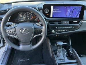 Lexus ES 250 AWD 2023 Usado en Buen Estado - Product Image 5