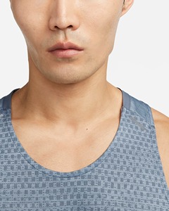 Débardeur en maille tricotée respirant à séchage rapide pour homme, en polyester/coton, grande taille, style décontracté urbain avec logo frontal - Product Image 4
