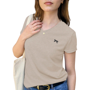 Camiseta de Mujer con Cuello en V, Bordada, 100% Algodón Jersey, Manga Corta, Color Sólido, Bordado de Lazo, Informal, Top de Verano - Product Image 1