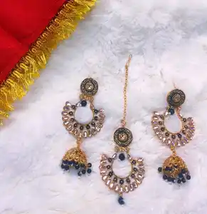 Kundan Chandbali Jhumka & Teeka Set antik perancang perhiasan India dengan mutiara hitam tradisional Kundan Jhumka anting menjuntai