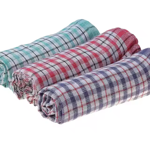 Mini toalla de té de algodón de 43x68cm con forma cuadrada para limpieza y catering en uso en la cocina - Product Image 1