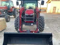 2019 Massey Ferguson 5712S Tractor usado - Product Image 6