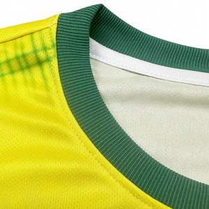 Maillot de football unisexe personnalisé avec nom et logo imprimés par sublimation pour les clubs, vêtements de sport légers, col rond - Product Image 3