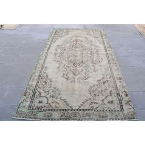 Tapis turc 5x9,3 pieds, tapis vintage en laine verte unie - Product Image 1