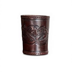 Shaker à dés en cuir fait main avec logo personnalisé, cuir véritable avec motif dragon en relief, style Jelling, brun foncé - Product Image 4