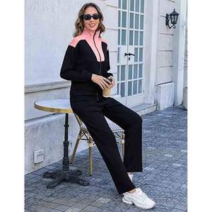 ชุดวอร์มผู้หญิงแบบ 2 ชิ้น ผ้าเนื้อหนา ปักลาย สำหรับฤดูหนาว พร้อมกางเกงขายาวทรงกระบอกเข้าชุด - Product Image 1