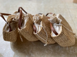 กระเป๋าผักตบชวาแฮนด์เมดจากเวียดนามได้รับความนิยมสูงสุดดีไซน์ผ้าทอธรรมชาติเหมาะสำหรับ2025แฟชั่นขายปลีก - Product Image 5