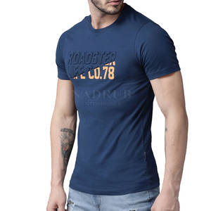 T-shirt en relief 3D en coton doux et conçu pour un style quotidien T-shirt en relief de haute qualité - Product Image 1