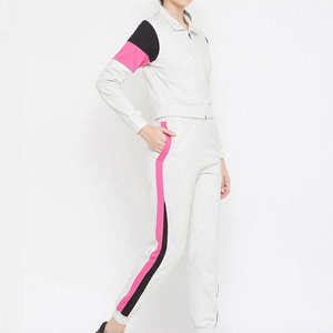 Nouveaux survêtements tendance de haute qualité, services OEM, survêtements pour femmes, survêtements pour femmes très vendus avec logo imprimé numérique - Product Image 5