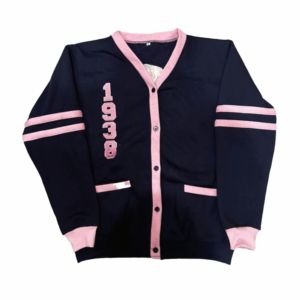 Cardigan en tricot brodé à motif pied-de-poule personnalisé Jack and Jill of America 1938, 2025, articles de décoration grecque pour universités - Product Image 1