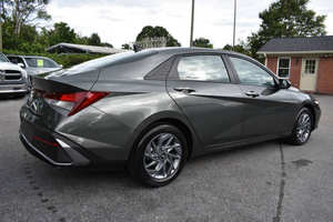 Construit Standard 2024 Hyun-dai Elantra SEL - Product Image 4