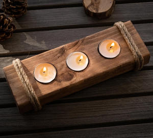 Lanterne en bois naturel massif en noyer avec trois trous pour la décoration de la maison et les occasions de Noël - Product Image 1