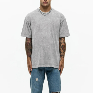 T-shirt surdimensionné à logo personnalisé, lourd, délavé à l'acide, 240 GSM, 100% coton, col rond, longueur longue, t-shirts délavés à l'acide pour hommes - Product Image 3