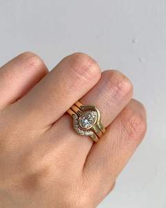 Magnifique ensemble de 3 bagues de mariage en or massif 14 carats avec diamants de laboratoire taille ovale, tendance USA E/VVS - Product Image 1