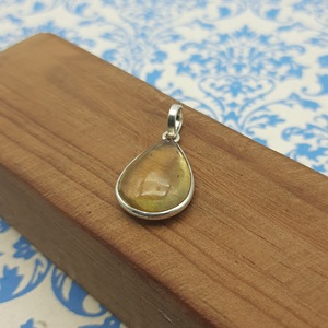 Venta caliente 925 delicado colgante de plata hecho a mano Natural citrino bisel ajuste encanto venta al por mayor joyería fina - Product Image 5