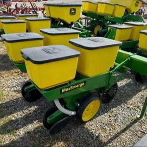 Planteuse de semences de maïs manuelle montée sur tracteur avec moteur à engrenages Applicateur d'engrais à 4 et 6 rangées neuf ou usagé pour usage agricole - Product Image 5