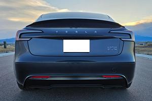 Tesla Model 3 Performance 2024 con Doble Motor Eléctrico, Tracción en las Cuatro Ruedas (AWD), Techo Panorámico de Cristal, Sedán Automático - Product Image 6