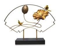 Statue de conception humaine sculptures d'oiseaux volants aigle à vendre côté vaisselle article décoratif fabricant en gros fournisseur