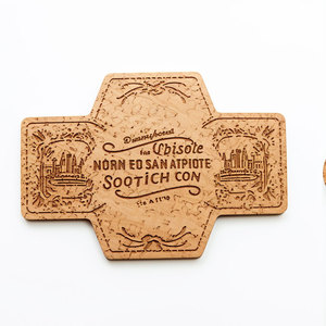 Écusson avec logo pour chapeau en denim gaufré en cuir écologique avec décorations en strass - Product Image 3