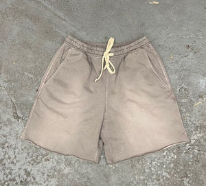 Shorts en coton personnalisés coupés et cousus, effet délavé soleil et vieilli, avec cordon de serrage, style jogging vintage délavé à l'acide pour l'été - Product Image 1