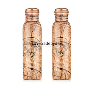 Bouteille ayurvédique en cuivre pour des pratiques de bien-être classiques magnifiquement conçue pour une hydratation et un équilibre naturels Tradebyd - Product Image 3