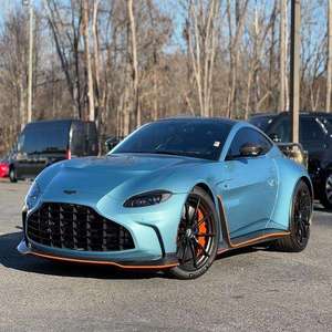 Voiture d'occasion Martin Vantage V12 AWD 2023, transmission intégrale, moteur 5,2 L 12 cylindres, automatique, coupé - Product Image 1