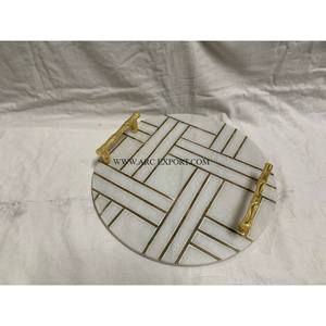 Bordure de designer en métal poli or avec marbre blanc Plateau de service de nourriture de forme ronde Plateau de service de nourriture de cuisine très exigeant - Product Image 5