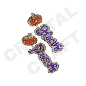 Pendientes de cuentas vintage Hocus Pocus para mujer patriótico naranja blanco azul para bodas o día conmemorativo - Product Image 1