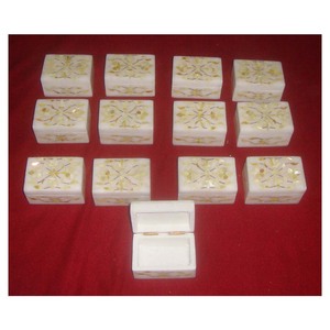 Boîtes en marbre de haute qualité avec un design exclusif indien pour la décoration de la maison, surface lisse et brillante - Product Image 1