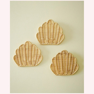 Pièce murale en rotin et jonc de mer de créateur artisanal Oeuvre inspirée de la nature de haute qualité pour les espaces haut de gamme - Product Image 6