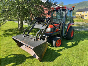 2004 para tractor de ruedas Kubota de 2100, equipo agrícola usado con horas y cubo - Product Image 3