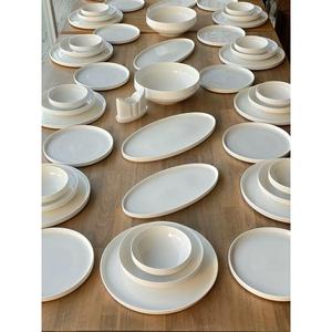 Set cena moderno semplice 58 pezzi per 12 persone