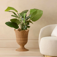Urne à fleurs en rotin naturel de haute qualité avec un cadre en acier Décorations de Noël Accessoires de décoration d'intérieur du Vietnam B2B