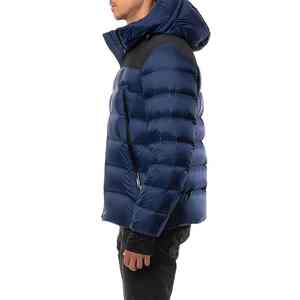Veste matelassée isolée personnalisée pour hommes, coque souple de qualité supérieure, doublure chaude, design moderne et élégant, idéale pour une tenue de mode décontractée - Product Image 5