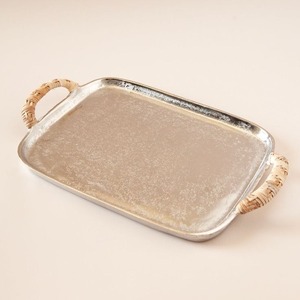 Plateau de service en aluminium brillant avec poignées confortables Idéal pour transporter des boissons, des collations, des desserts et des repas pendant les événements - Product Image 2