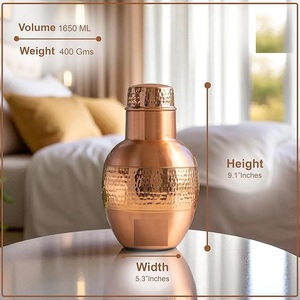 Botella de agua de cobre ayurvédica tradicional con acabado artesanal perfecto para la digestión de desintoxicación y el aumento de la inmunidad - Product Image 3