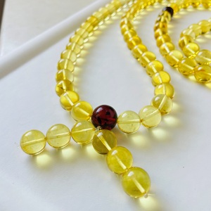 Perles de Mala en Ambre Baltique Doré Clair 108 avec Entretoises Cerise - Product Image 5