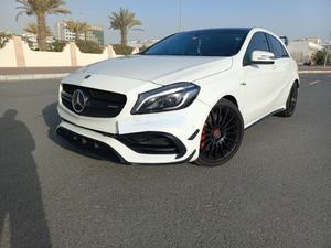 Mercedes-AMG A45 Berline d'occasion 2018 Essence Automatique Conduite à Gauche Sièges en Cuir Intérieur Sombre Toit Ouvrant Panoramique Régulateur de Vitesse Adaptatif - Product Image 2