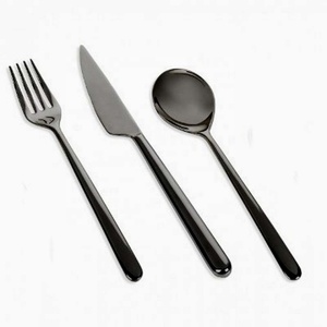 Décoration plaquée à la mode Design de luxe léger vente en gros argenterie mate de couleur avec poignée épaisse martelée plaquée or - Product Image 1