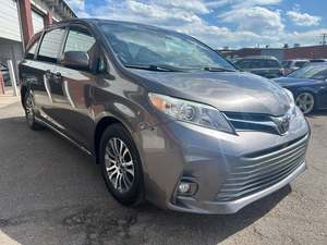 Toyota Sienna XLE 2018 Usada, 7 Pasajeros, Tracción Delantera, con Asiento de Acceso Automático - Product Image 6