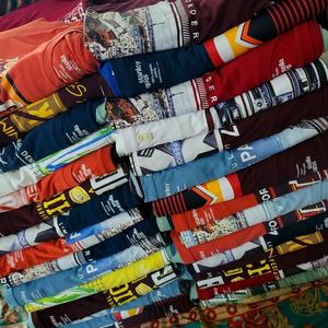 T-shirt en coton à motifs mixtes T-shirt imprimé pour femmes et hommes Vêtements en stock T-shirt à manches courtes Ventes à prix réduit d'usine - Product Image 2