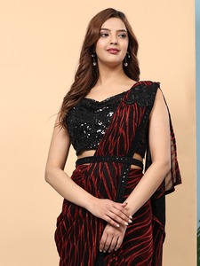 Beau sari prêt à porter Bollywood avec lien d'entraînement ajouté au design et tissu importé avec chemisier à paillettes et à pierre - Product Image 2