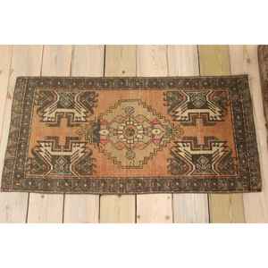 Petit tapis vintage 1,7x3,4 pieds, tapis turc en laine marron à imprimé animal - Product Image 2