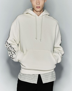 Sweat à capuche en mélange de coton pour hommes coupe ample imprimé à manches longues sweat-shirt kangourou avec poche latérale veste d'hiver blanche tombée - Product Image 3