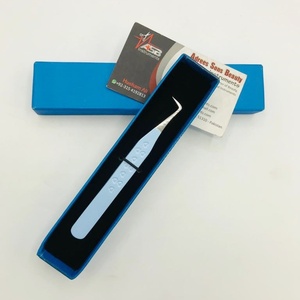 แหนบขนตาปลายแหลมแบบมืออาชีพทำจากสเตนเลสสตีลทนทานพิมพ์ลายหัวใจบูทแบบบาง90องศา - Product Image 1