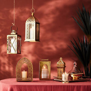 Nouvelle Lanterne Marocaine en Fer Doré Durable, Faite à la Main, Élégante, en Métal Embossé, Porte-Bougie Décoratif pour le Ramadan à la Maison - Product Image 6