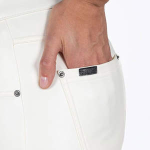 Pantalon d'hiver en cuir souple à taille haute pour femmes, avec mouvement facile, écologique, respirant, imperméable et style urbain - Product Image 5