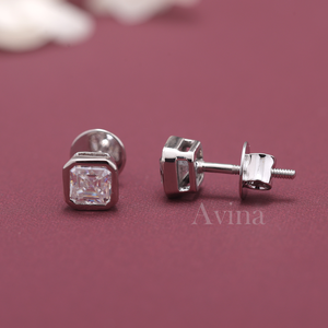 ต่างหูเพชรทรง Asscher แบบฝังขอบ ตัวเรือนทองคำขาว/โรสโกลด์/เหลือง 18K  แบบเกลียวหลัง  ดีไซน์มินิมอล  ได้รับการรับรองจาก IGI - Product Image 2
