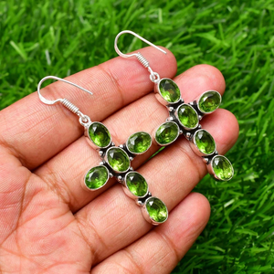 ต่างหูห้อยทำมือทำด้วยมือสีเงิน925ยอดนิยมยอดนิยมดีไซน์ใหม่พร้อมพลอยรูปวงรีเพอริโดต์ของขวัญราคาขายส่งสำหรับเธอ - Product Image 2
